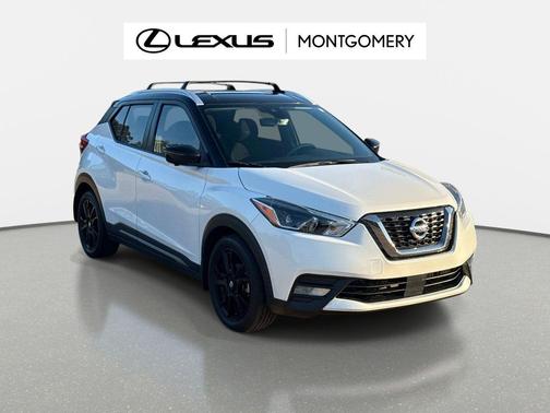 Aspen White/Super Black 2020 Nissan Kicks SR