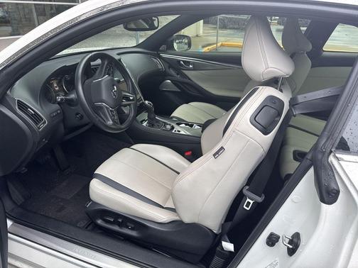 2022 INFINITI Q60 LUXE