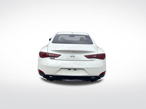 2022 INFINITI Q60 LUXE