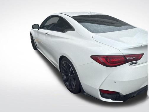 2022 INFINITI Q60 LUXE