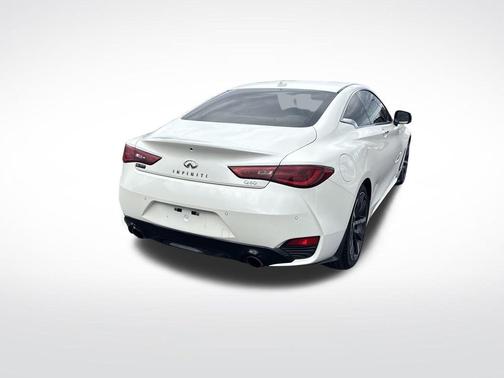 2022 INFINITI Q60 LUXE
