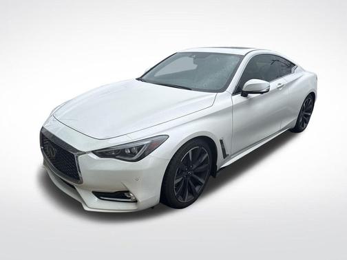 2022 INFINITI Q60 LUXE