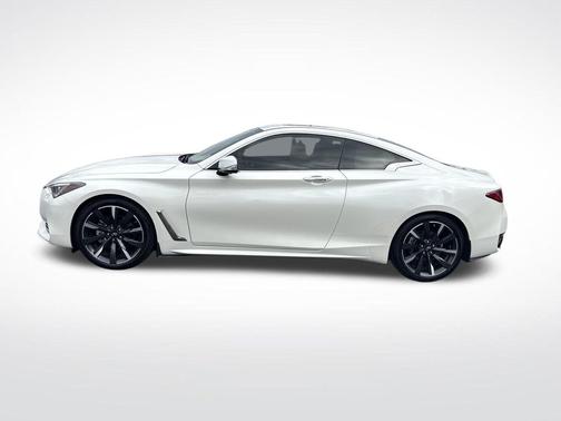2022 INFINITI Q60 LUXE