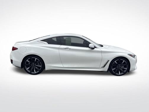 2022 INFINITI Q60 LUXE