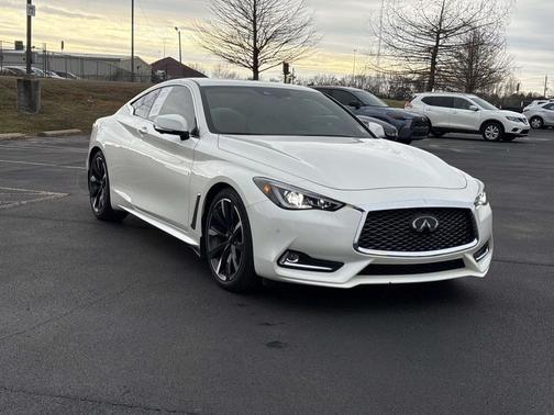 2022 INFINITI Q60 LUXE