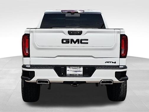 Summit White 2023 GMC Sierra 1500 AT4