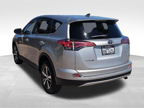 Silver Sky Metallic 2018 Toyota RAV4 XLE