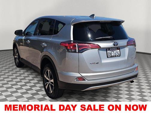 Silver Sky Metallic 2018 Toyota RAV4 XLE