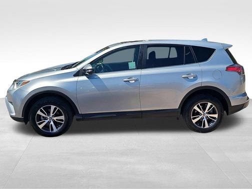 Silver Sky Metallic 2018 Toyota RAV4 XLE