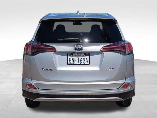 Silver Sky Metallic 2018 Toyota RAV4 XLE