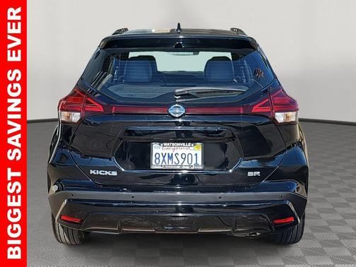2021 Nissan Kicks SR