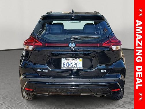 2021 Nissan Kicks SR