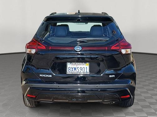 2021 Nissan Kicks SR