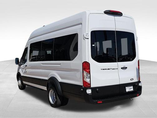 Oxford White 2026 Ford Transit-350