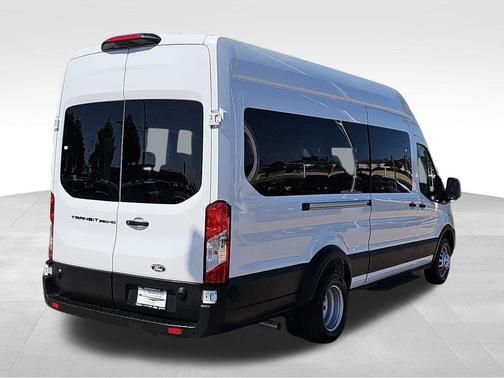 Oxford White 2026 Ford Transit-350