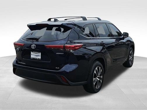 2022 Toyota Highlander Hybrid 