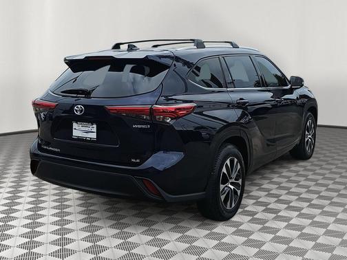 2022 Toyota Highlander Hybrid 