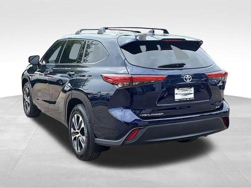2022 Toyota Highlander Hybrid 