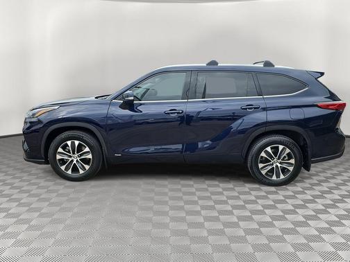 2022 Toyota Highlander Hybrid 