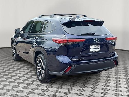 2022 Toyota Highlander Hybrid 