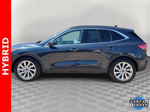2022 Ford Escape Titanium Hybrid