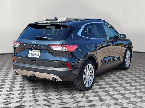 2022 Ford Escape Titanium Hybrid