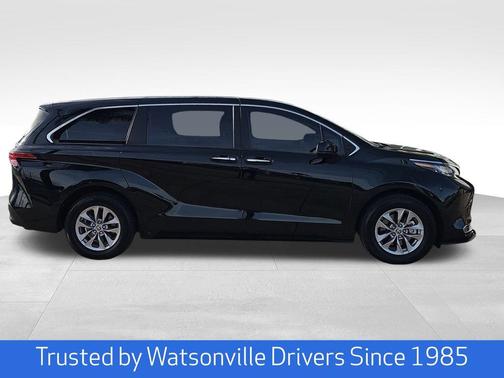 2022 Toyota Sienna XLE