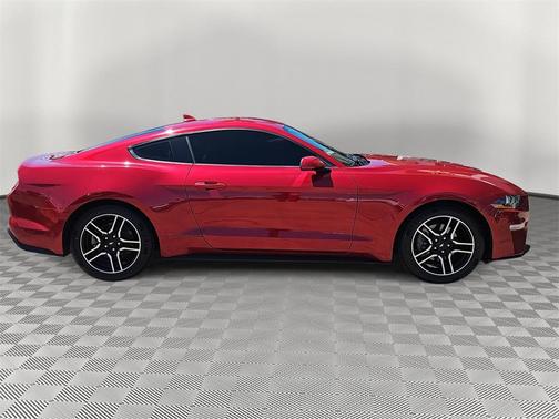 2022 Ford Mustang EcoBoost