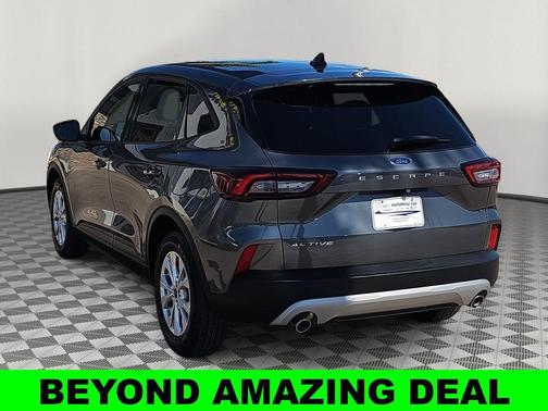 Carbonized Gray Metallic 2025 Ford Escape Active