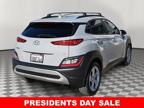 2022 Hyundai KONA SEL