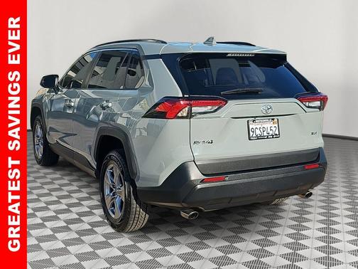 2022 Toyota RAV4 XLE