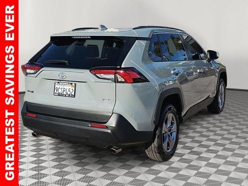 2022 Toyota RAV4 XLE