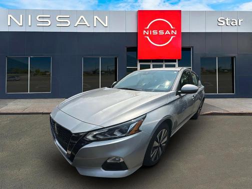Brilliant Silver Metallic 2021 Nissan Altima 2.5 SV