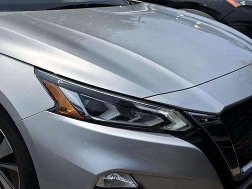 Brilliant Silver Metallic 2021 Nissan Altima 2.5 SV