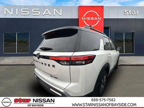 2024 Nissan Pathfinder SL