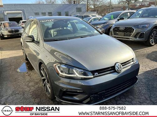 2018 Volkswagen Golf R 2.0T w/DCC & Navigation