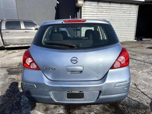 2011 Nissan Versa 1.8 S