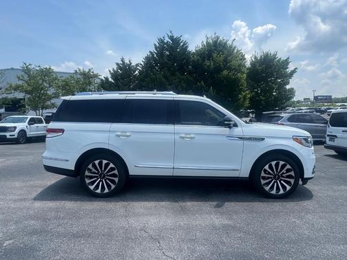 2022 Lincoln Navigator Reserve