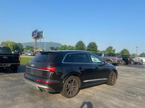 2022 Audi SQ7 4.0T Premium Plus
