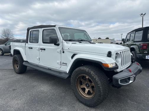2022 Jeep Gladiator Overland