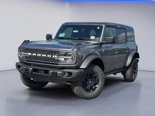 Gray 2026 Ford Bronco Badlands