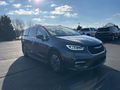 2021 Chrysler Pacifica Hybrid Touring L