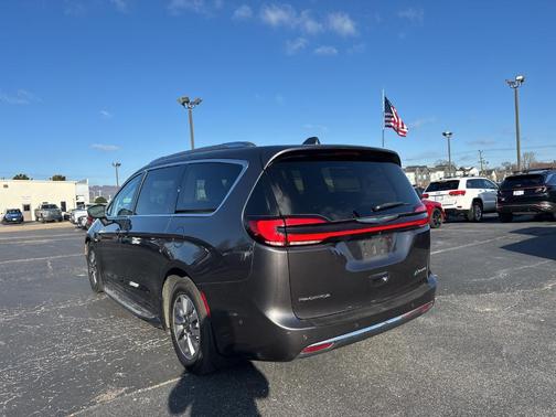 2021 Chrysler Pacifica Hybrid Touring L