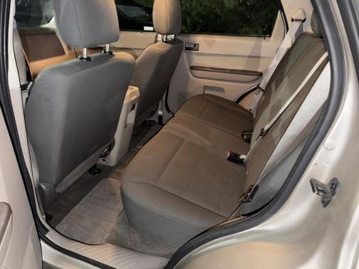 2011 Ford Escape XLS