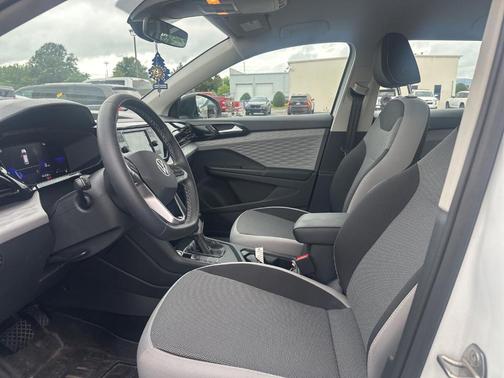 Pure White 2023 Volkswagen Taos 1.5T S