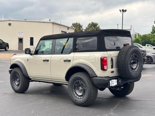 2025 Ford Bronco Base