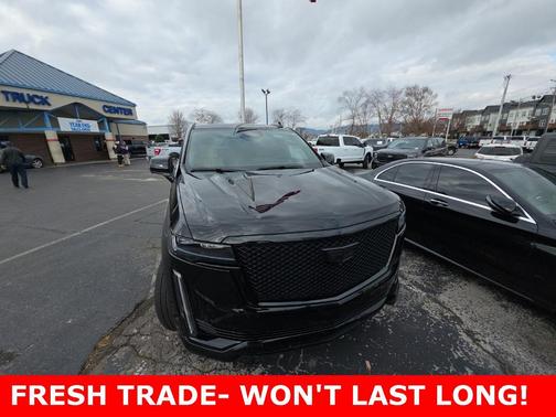 2022 Cadillac Escalade Sport