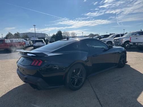 2025 Ford Mustang Dark Horse