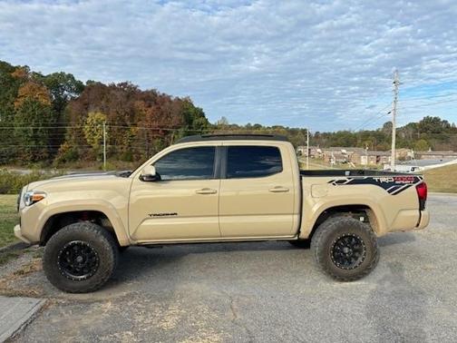 2018 Toyota Tacoma TRD Sport