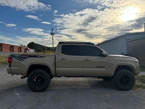 2018 Toyota Tacoma TRD Sport
